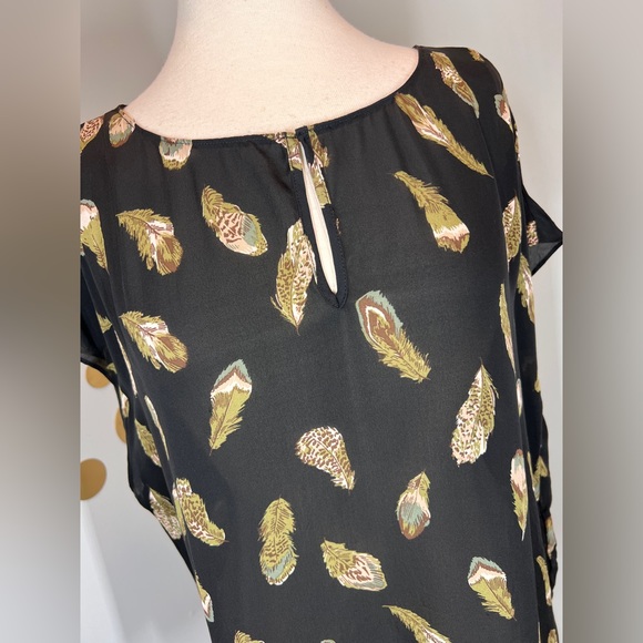 EUC Joie Lamia Feather Print Blouse - Picture 8 of 10